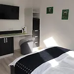 Darazshegyi Panzio Es Fahazak - Panzio Epuelet Bed & Breakfast