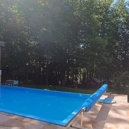 Darázshegyi Panzió és - Panzió épület